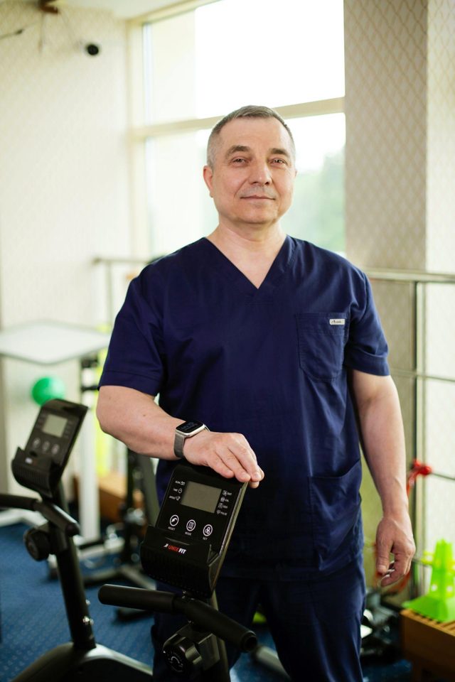 Кобзев Сергей Николаевич — Инструктор по лечебной физкультуре